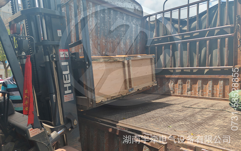 ZQ-21礦用直流牽引電機(jī)發(fā)貨 4.jpg