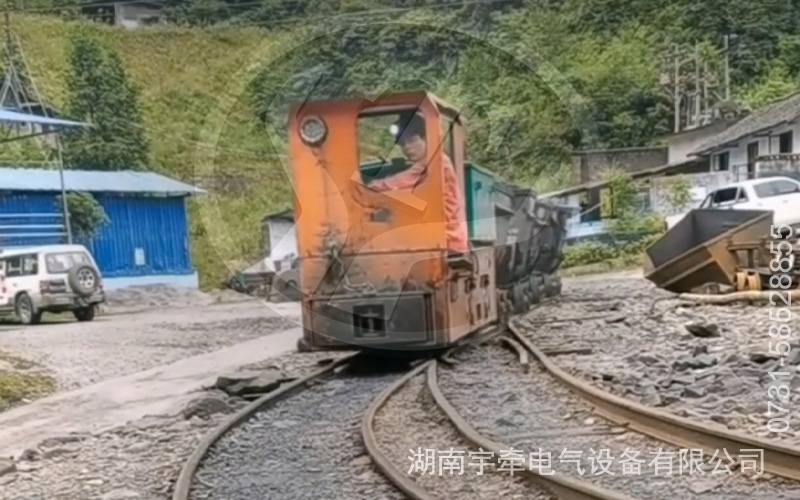 5噸防爆蓄電池電機(jī)車(chē)煤礦運(yùn)行視頻.jpg